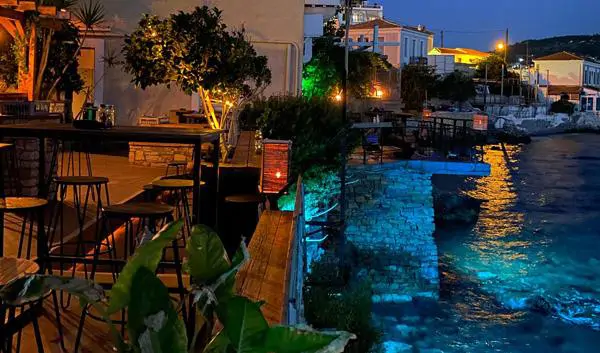 Samos Night Life Escape Music Club