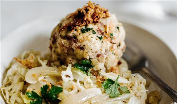 Linz Küche Speckknödel