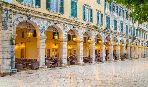 Korfu Şehir Hayatı Liston